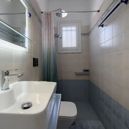 Apartment Aigaiou Avra