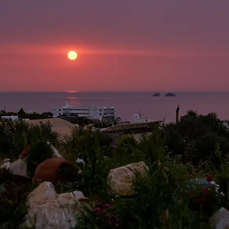 Aigaiou Avra * Парос