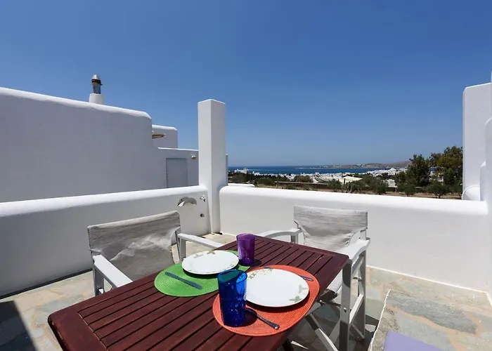 Aigaiou Avra * Parikia (Paros)