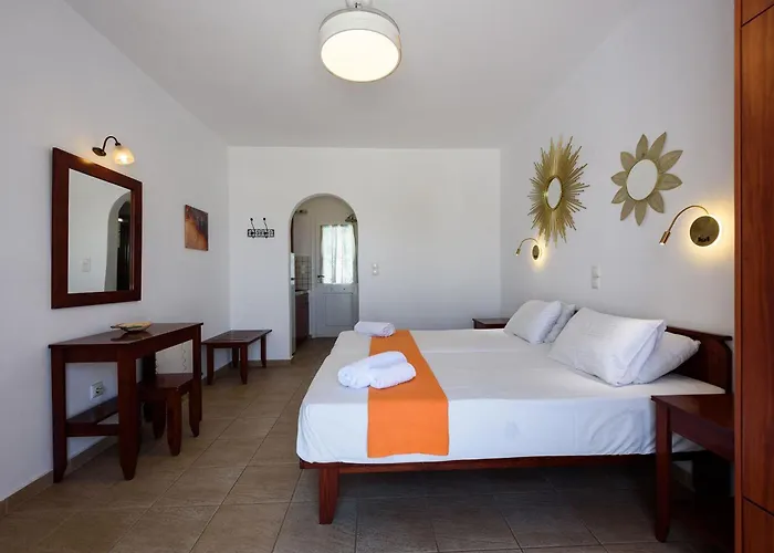 Aigaiou Avra Parikia (Paros)